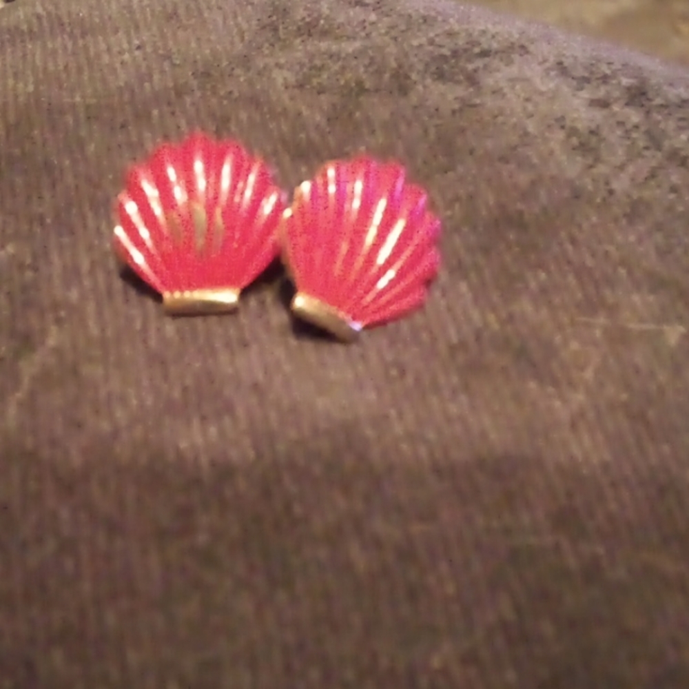 Cute gold and red seashell earrings